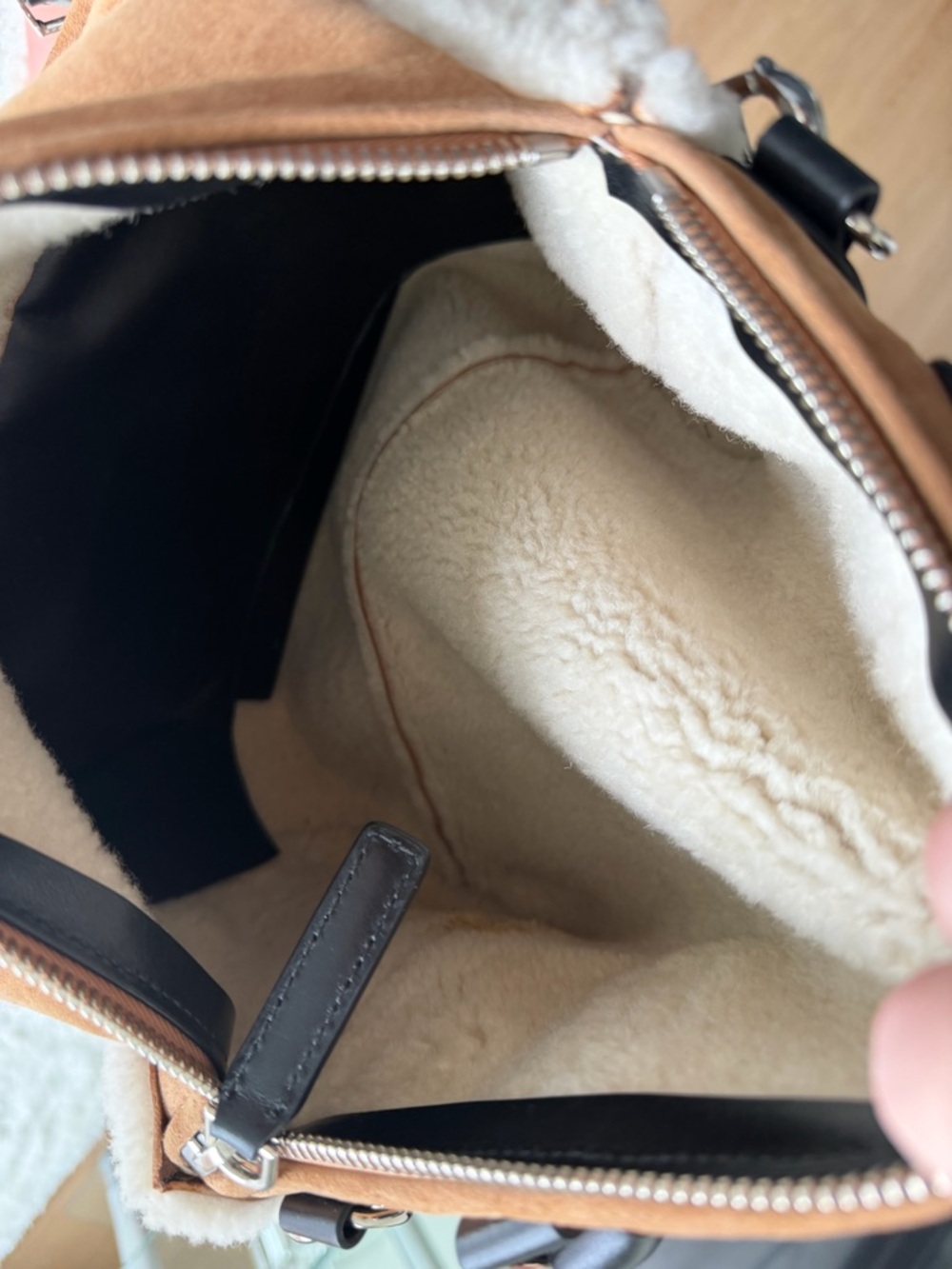 LIMITED EDITION Runway Givenchy Tan Suede Shearling-Trim Pandora Medium - Picture 9 of 9